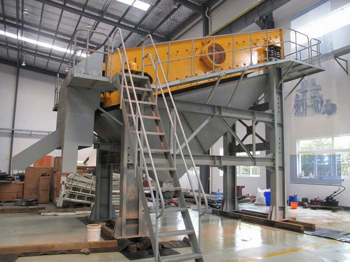 Six points to pay attention to in the production operation of sand making machine